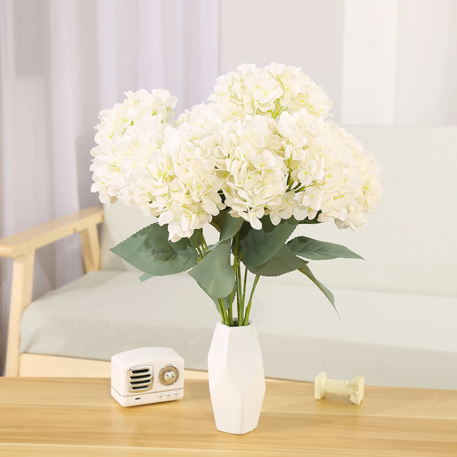 5 Heads Hydrangea Decorative Artificial Flower Ornaments European Artificial Bouquet Home Furnishings 480 Pieces Of Hydrangea
5 Heads Hydrangea Decorative Artificial Flower Ornaments European Artificial Bouquet Home Furnishings 480 Pieces Of Hydrangea