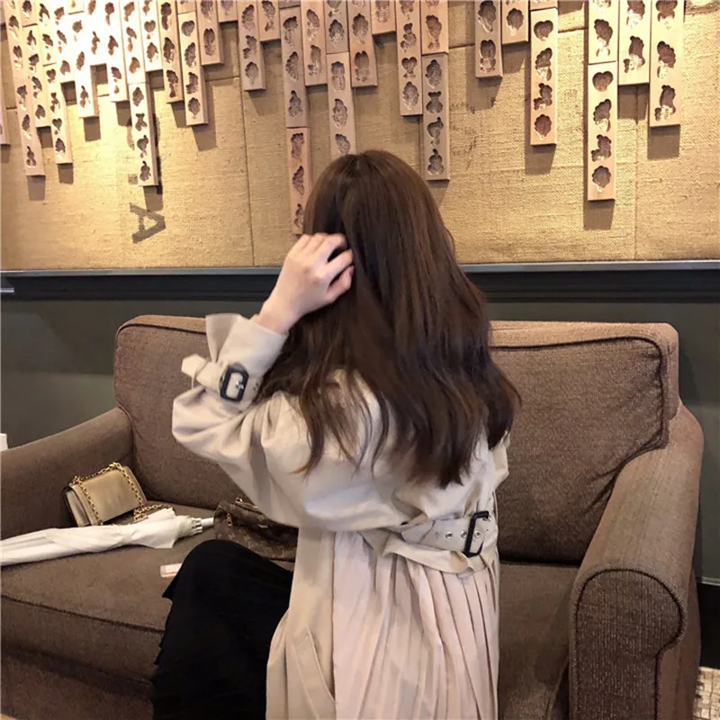 Factory Directly Sale Korean Style Pleated Trench Coats Women's Long Sleeve Windbreaker Solid Color Overcoat
Factory Directly Sale Korean Style Pleated Trench Coats Women's Long Sleeve Windbreaker Solid Color Overcoat