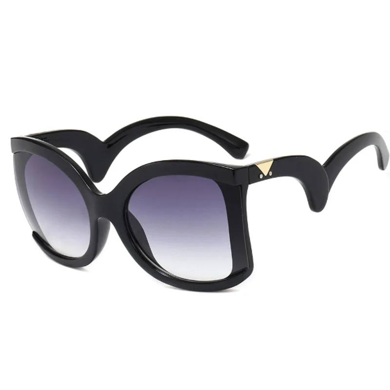 2019 Luxury Brand Sunglasses Women Fashion Black Retro Sun Glasses for Women High Quality Vintage Lunette De Soleil Femme
2019 Luxury Brand Sunglasses Women Fashion Black Retro Sun Glasses for Women High Quality Vintage Lunette De Soleil Femme