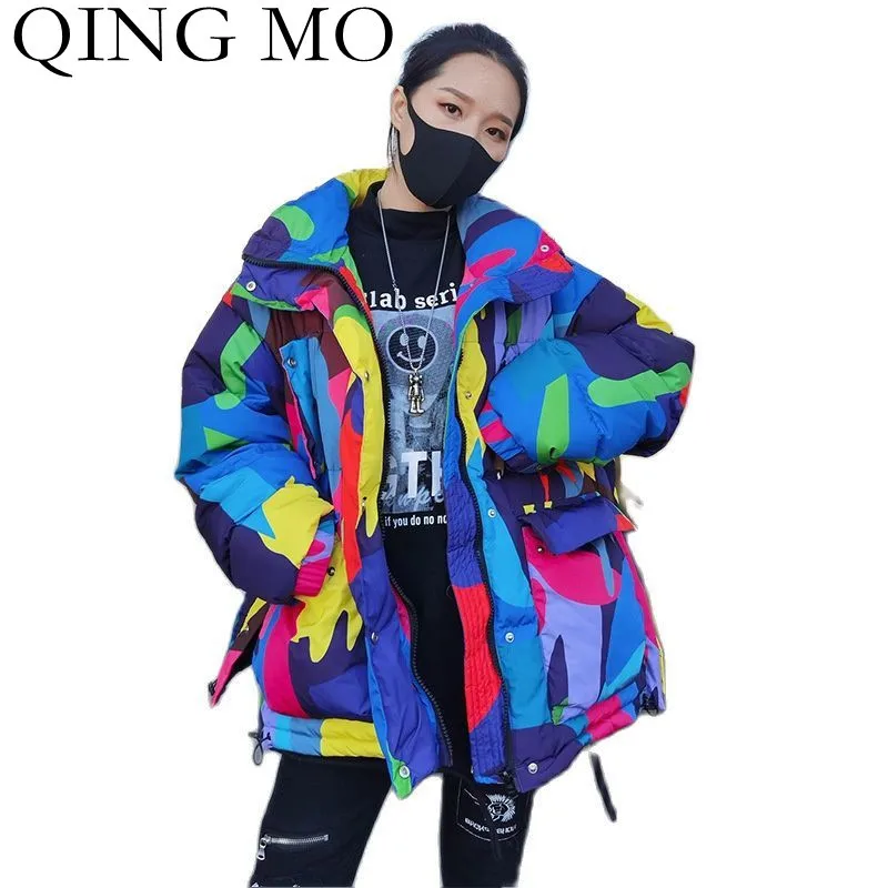 QING MO Fashion Multicolor Printed Mid-length Stand-up Collar Down Jacket Women 2021 Winter New Warm Down Jacket ZWL1868
QING MO Fashion Multicolor Printed Mid-length Stand-up Collar Down Jacket Women 2021 Winter New Warm Down Jacket ZWL1868