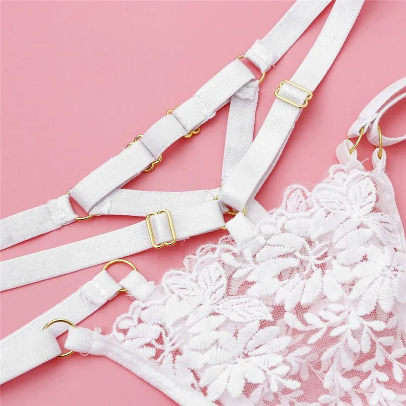 Women Sexy White Lace Exotic Set Halter Bra + Triangle Thong G-string + Skirt Lady Underwear Set
Women Sexy White Lace Exotic Set Halter Bra + Triangle Thong G-string + Skirt Lady Underwear Set