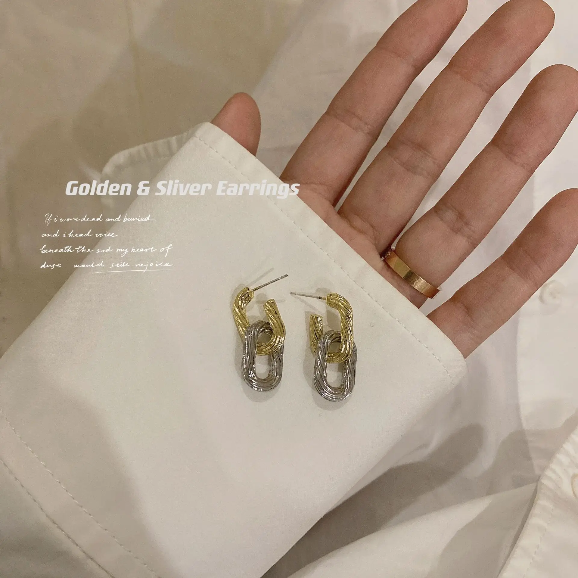 Korean Retro Geometric Chain Earrings Long French Gold And Silver Fashion Color Chain Hollow Earrings Women
Korean Retro Geometric Chain Earrings Long French Gold And Silver Fashion Color Chain Hollow Earrings Women
