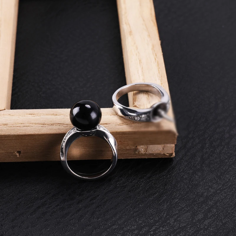 Anti-Wolf Ring EDC Titanium Steel Self-Defense Acupuncture Ring Supplies Portable Ornament Unisex Popular Black Gem Defense
Anti-Wolf Ring EDC Titanium Steel Self-Defense Acupuncture Ring Supplies Portable Ornament Unisex Popular Black Gem Defense