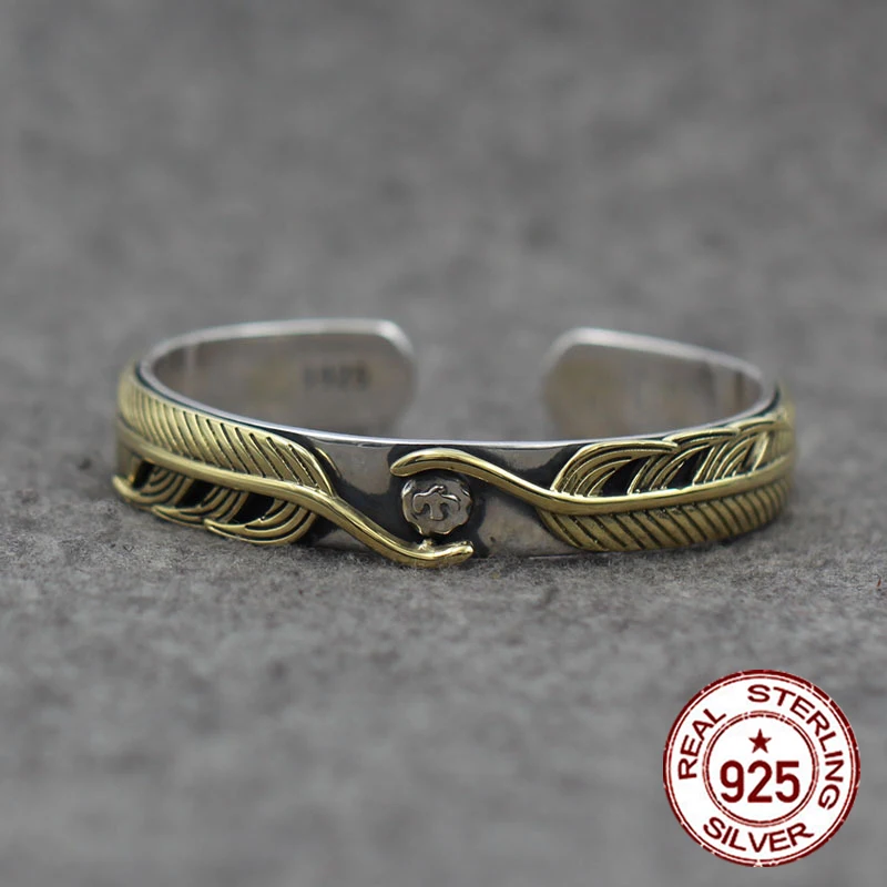Sterling Silver Open Bangle personalized retro fashion Indian brass feather style high-end carved simple bracelet to send a gift
Sterling Silver Open Bangle personalized retro fashion Indian brass feather style high-end carved simple bracelet to send a gift