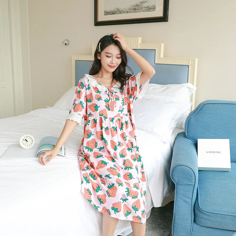 Pink Sweet Strawberry Print Nightgown Lady Cute Lace Trim Nightdress Summer New Cotton Loose Sleepshirts Casual O-Neck Sleepwear
Pink Sweet Strawberry Print Nightgown Lady Cute Lace Trim Nightdress Summer New Cotton Loose Sleepshirts Casual O-Neck Sleepwear