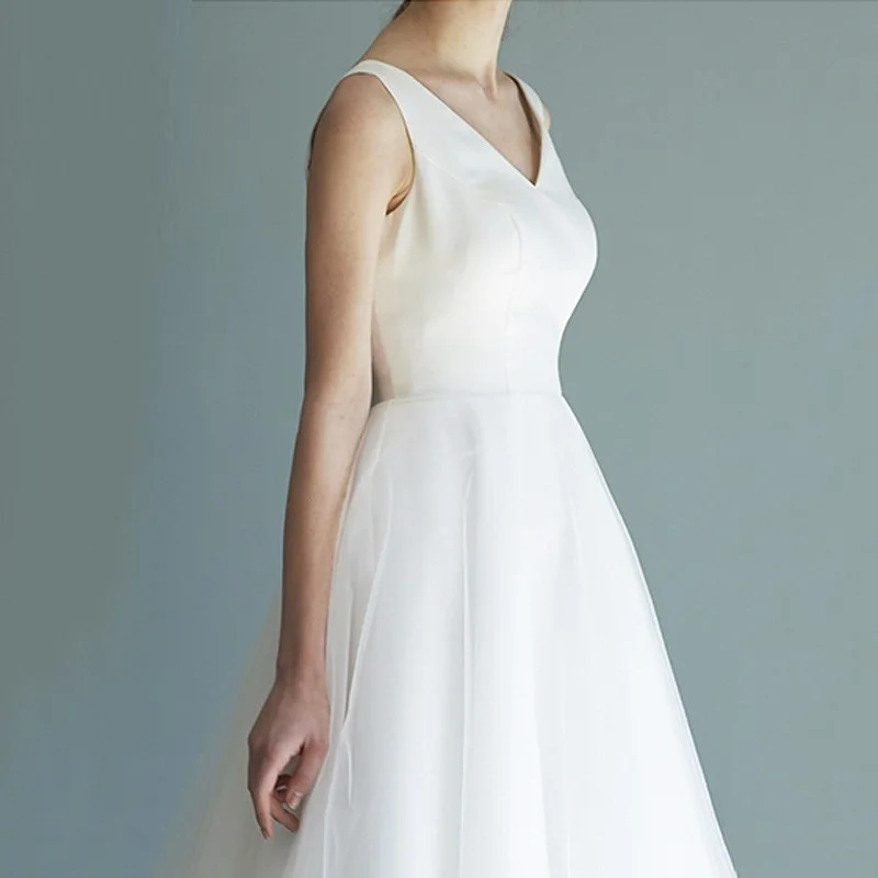 Women's formal prom evening dress elegant plus size V neck sleeve soft satin white wedding party dress new year Ceremony Dress
Women's formal prom evening dress elegant plus size V neck sleeve soft satin white wedding party dress new year Ceremony Dress