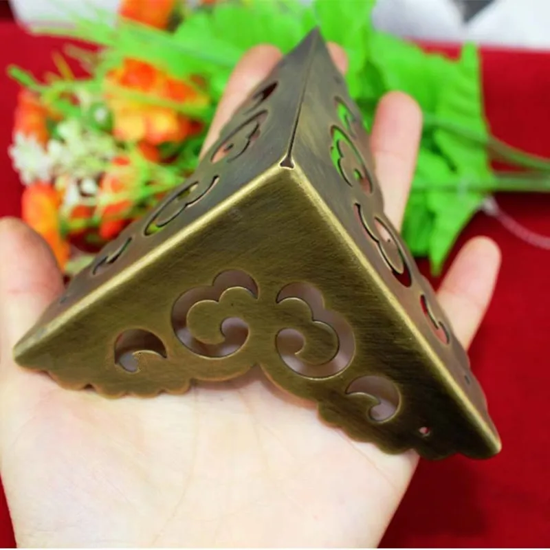 Wholesale Cover Brass Corner,Luggage Case Box Corner Brackets Decorative Corner For Furniture Decoration Triangular Corners,80mm
Wholesale Cover Brass Corner,Luggage Case Box Corner Brackets Decorative Corner For Furniture Decoration Triangular Corners,80mm