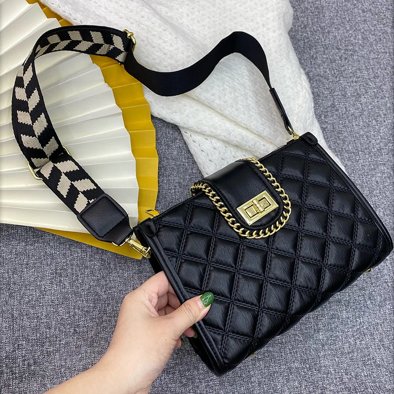 Women Designer Luxury Handbag and Purse PU Leather Quilted Square Shoulder Bag Female Diamond Lattice Chain Broadband Crossbody
Women Designer Luxury Handbag and Purse PU Leather Quilted Square Shoulder Bag Female Diamond Lattice Chain Broadband Crossbody