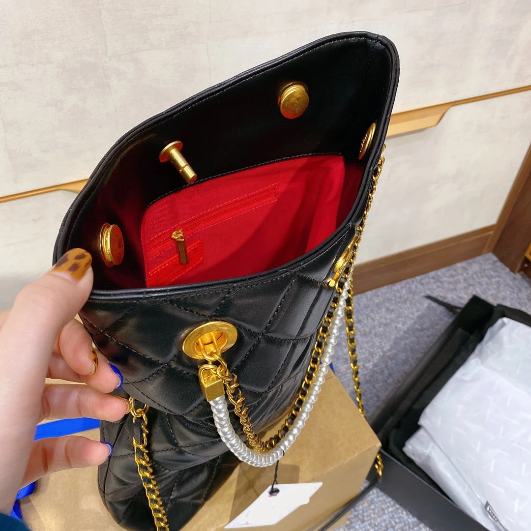 With logo Bags for Women Simplicity fashion Diamond Lattice Collapsible Solid color Chain handbag One shoulder Messenger bag
With logo Bags for Women Simplicity fashion Diamond Lattice Collapsible Solid color Chain handbag One shoulder Messenger bag
