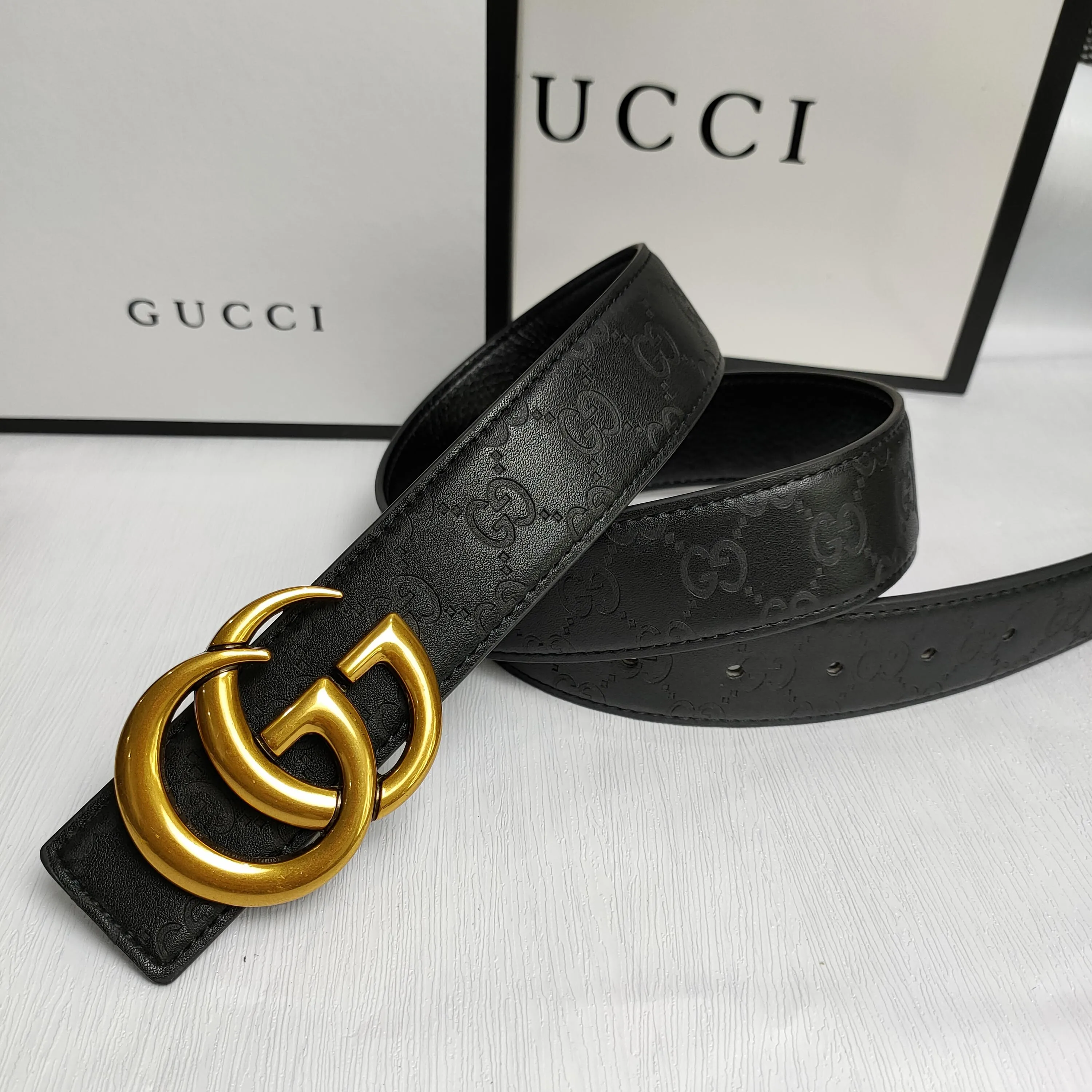 Belt men's luxury leather youth trend double G smooth buckle embossed vintage belt
Belt men's luxury leather youth trend double G smooth buckle embossed vintage belt