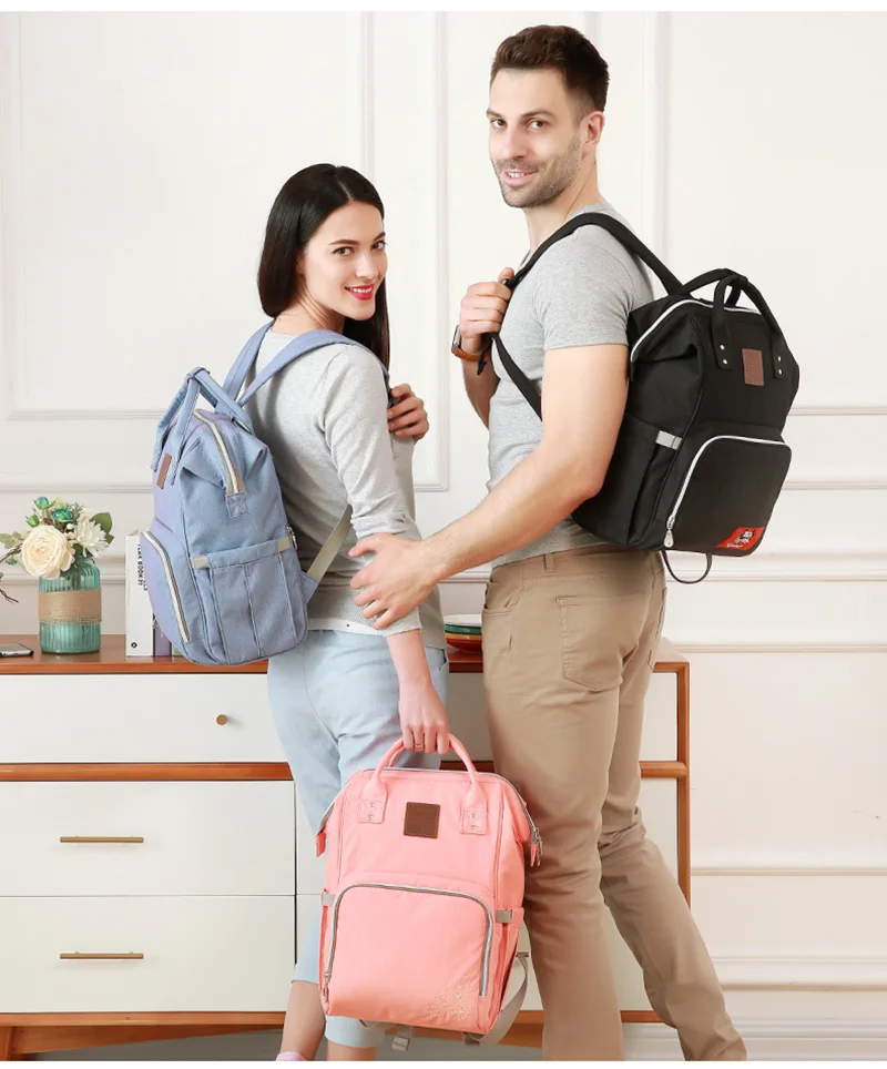 New Disney Mummy diaper bags Double shouder Insulation backpack Nappy Bags handbags fashion print with USB heater
New Disney Mummy diaper bags Double shouder Insulation backpack Nappy Bags handbags fashion print with USB heater
