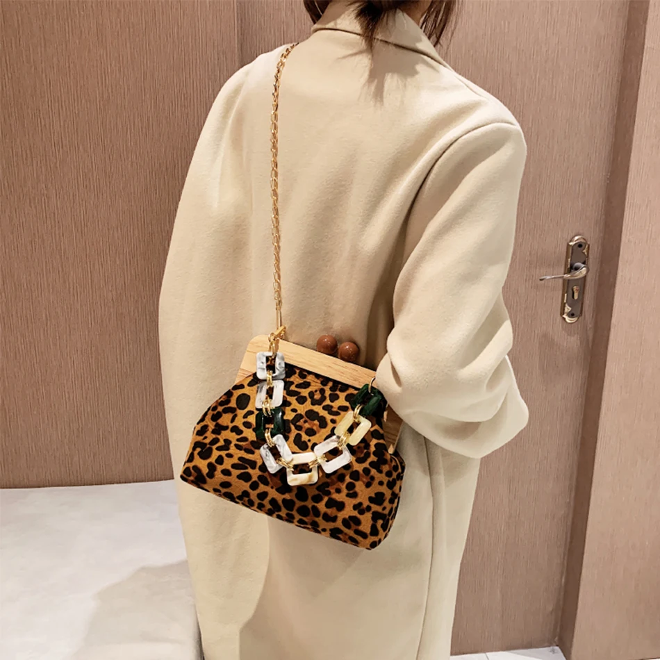 Luxury Designer Women Handbag High Quality Faux Plush Leopard Shoulder Messenger Bag Fashion Chain Crossbody Bag Female Tote Sac
Luxury Designer Women Handbag High Quality Faux Plush Leopard Shoulder Messenger Bag Fashion Chain Crossbody Bag Female Tote Sac