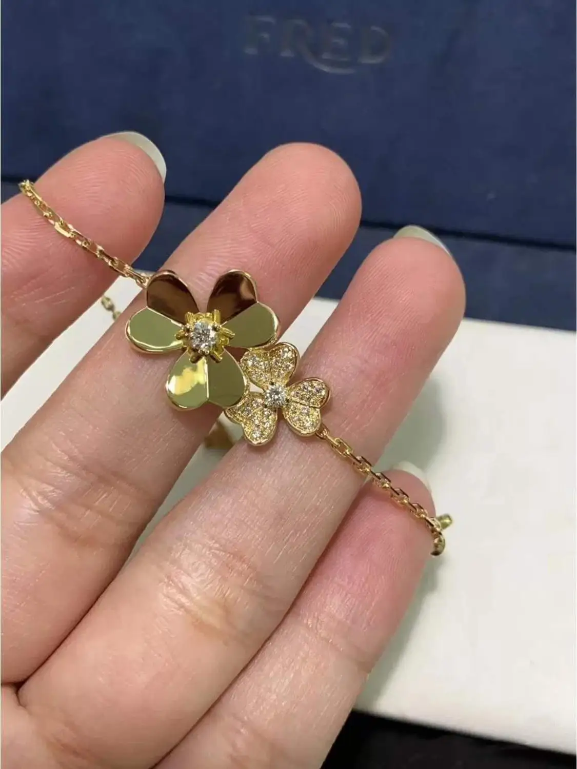 New S925 sterling silver bracelet fashion personality clover bracelet high version four leaf clover five flower bracelet female
New S925 sterling silver bracelet fashion personality clover bracelet high version four leaf clover five flower bracelet female