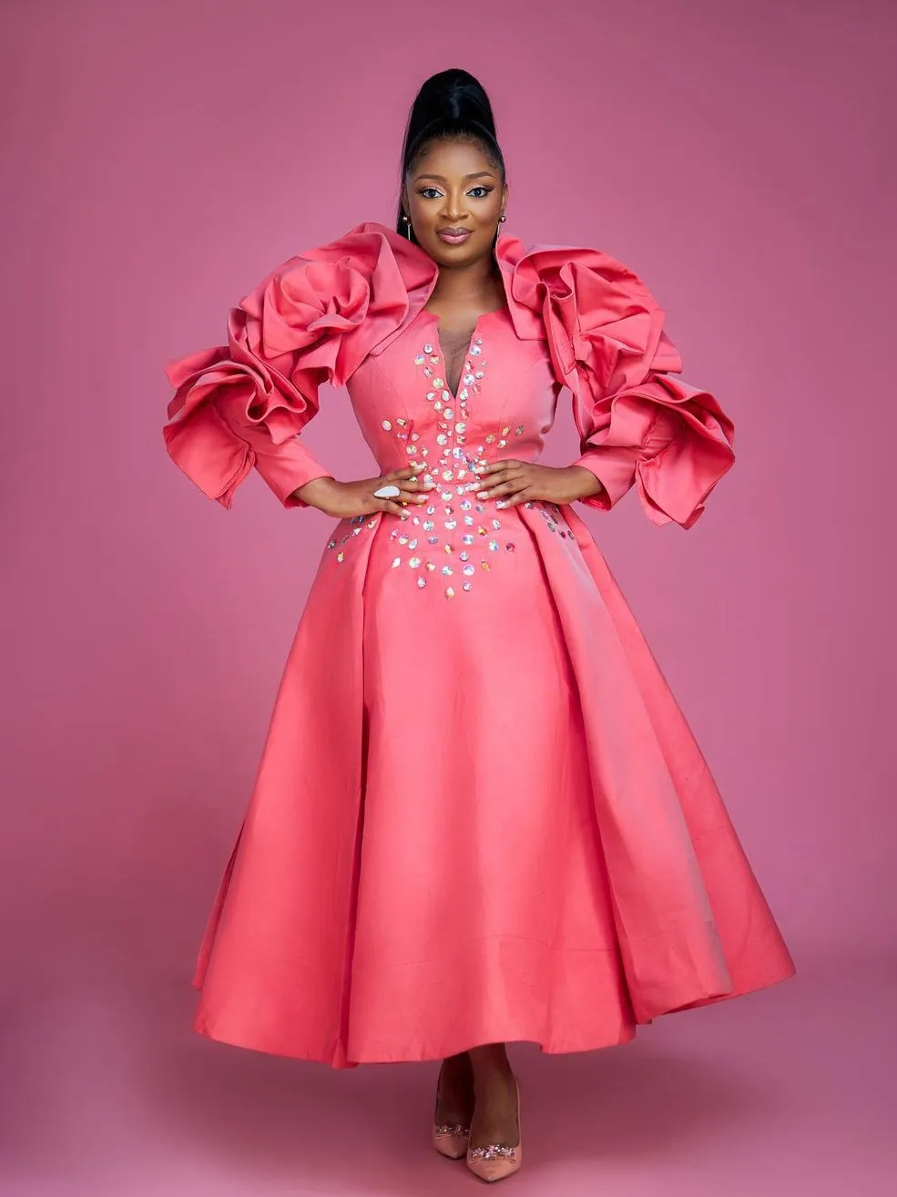 Elegant Pink Evening Dresses Long Sleeves Ruffles Extra Puffy V Neck Crystals Beaded Ankle Length Women Pageant Prom Gowns
Elegant Pink Evening Dresses Long Sleeves Ruffles Extra Puffy V Neck Crystals Beaded Ankle Length Women Pageant Prom Gowns