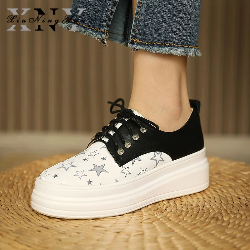 Genuine Leather Women Flat Platform Shoes 2021 Fashion Stripe Sneakers Round Toe Flats Women Casual Shoes Luxury Female Footwear
Genuine Leather Women Flat Platform Shoes 2021 Fashion Stripe Sneakers Round Toe Flats Women Casual Shoes Luxury Female Footwear
