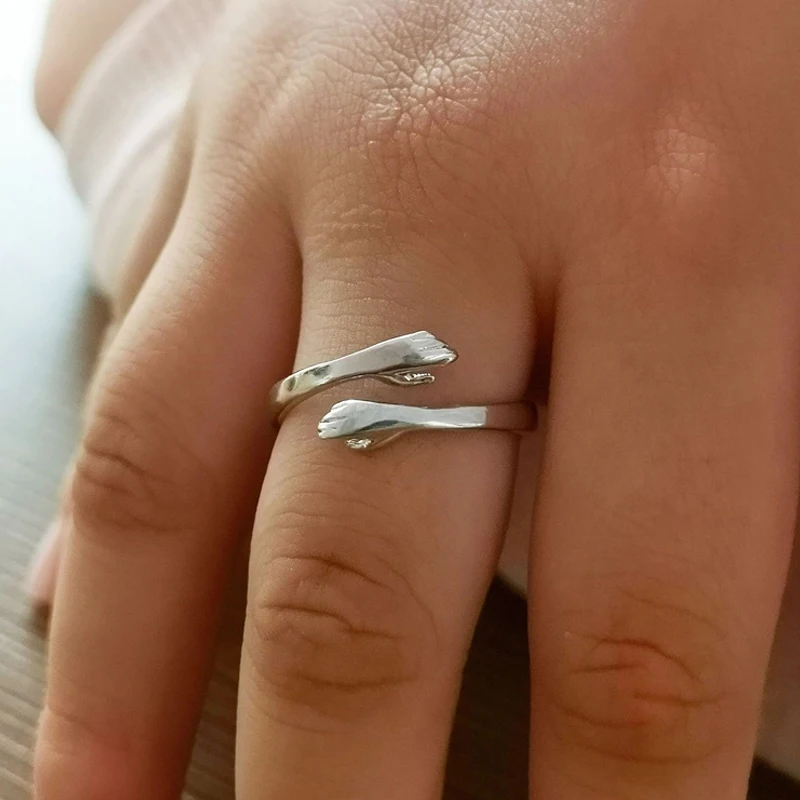 Coconal Vintage Palm Hug Opening Resizable Ring Jewelry for Women Men Unisex Hip Hop Personality Party Club Finger Ring Gift
Coconal Vintage Palm Hug Opening Resizable Ring Jewelry for Women Men Unisex Hip Hop Personality Party Club Finger Ring Gift