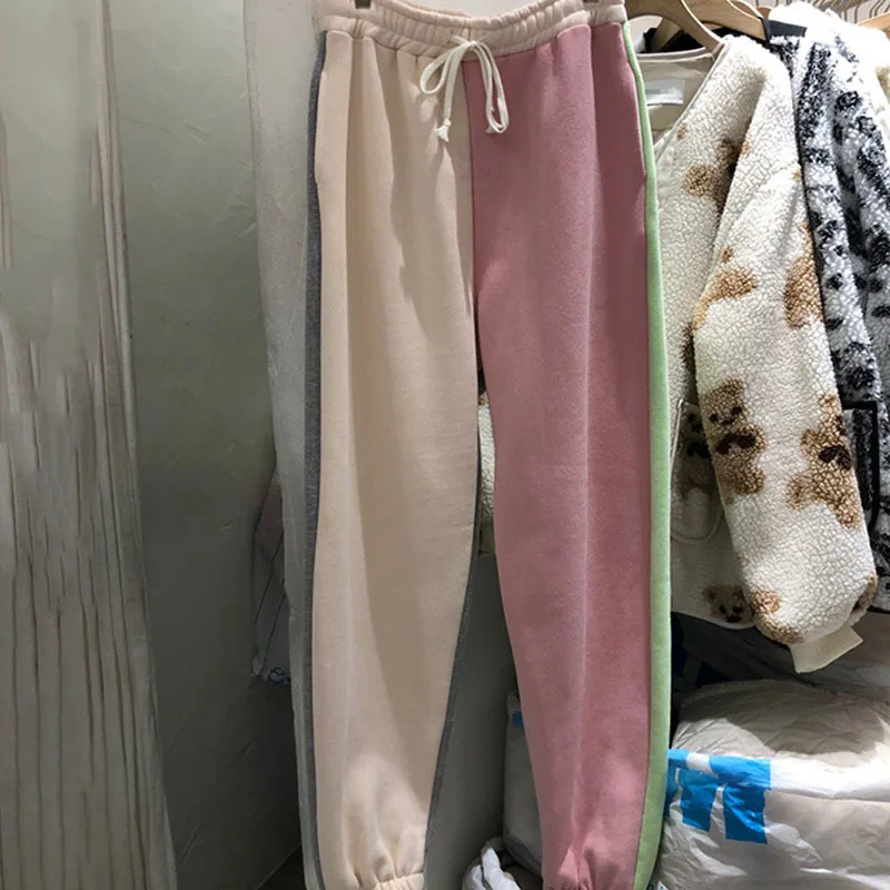 2022 Fashion women pants Splicing Hit colors cargo strethy waist pants loose trousers joggers female sweatpants streetwear
2022 Fashion women pants Splicing Hit colors cargo strethy waist pants loose trousers joggers female sweatpants streetwear