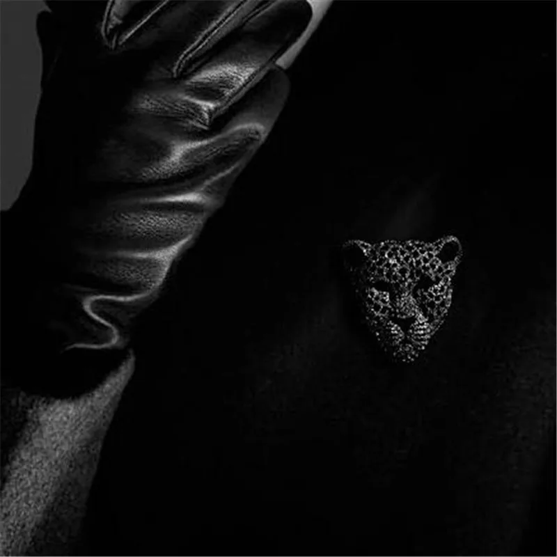 Retro Luxury Style Pins For Clothes Inlaid diamond Tiger head Metal Pin Badge On Backpack Bag Clothing Collar Jeans Gifts Brooch
Retro Luxury Style Pins For Clothes Inlaid diamond Tiger head Metal Pin Badge On Backpack Bag Clothing Collar Jeans Gifts Brooch