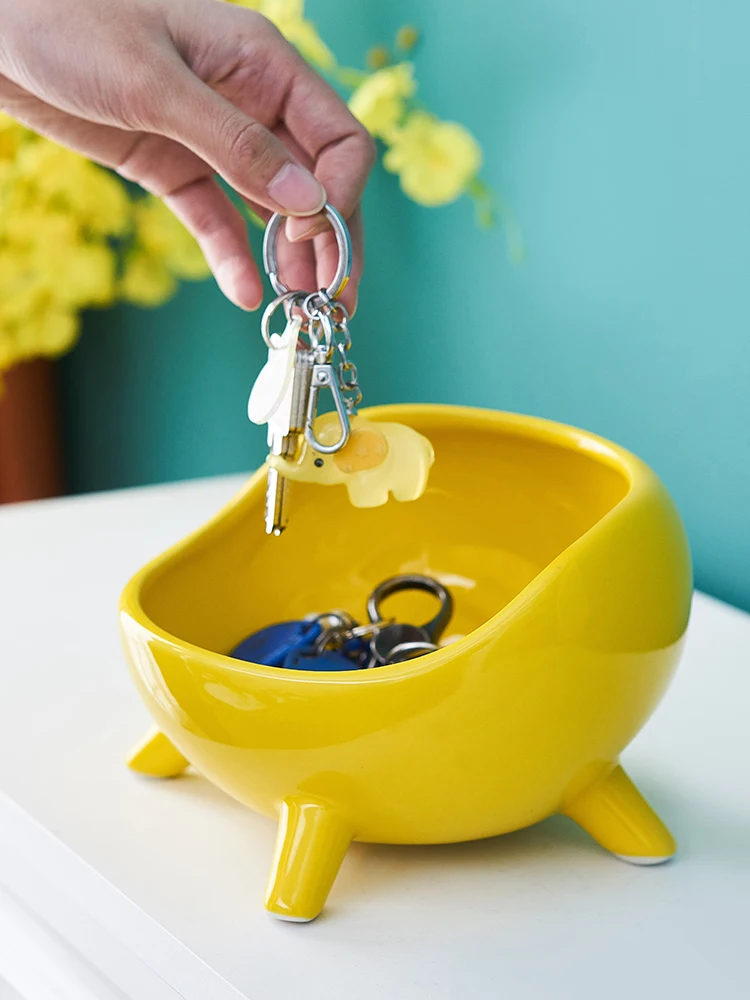 Офисная Европейская современная керамическая статуэтка подставка простое украшение стола статуя Resine imperne аксессуары для спальни BK50BJ
Офисная Европейская современная керамическая статуэтка подставка простое украшение стола статуя Resine imperne аксессуары для спальни BK50BJ