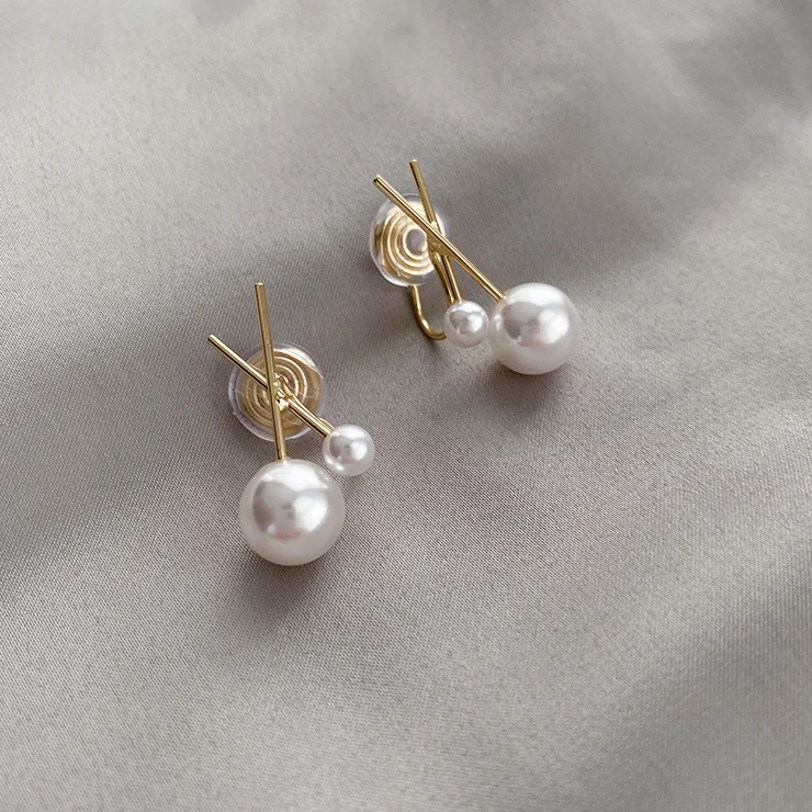 

Pearls Painless Mosquito Coil Ear Clip No Pierced Female Cross Personality High Sense French Style Retro Elegant Earrings
