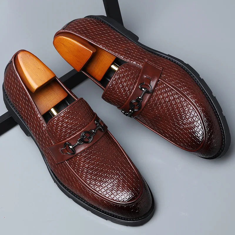New Luxury Pointed Toe Metal Decoration Driving Shoes Men Casual Loafers Business Formal Dress Footwear Zapatos Hombre
New Luxury Pointed Toe Metal Decoration Driving Shoes Men Casual Loafers Business Formal Dress Footwear Zapatos Hombre