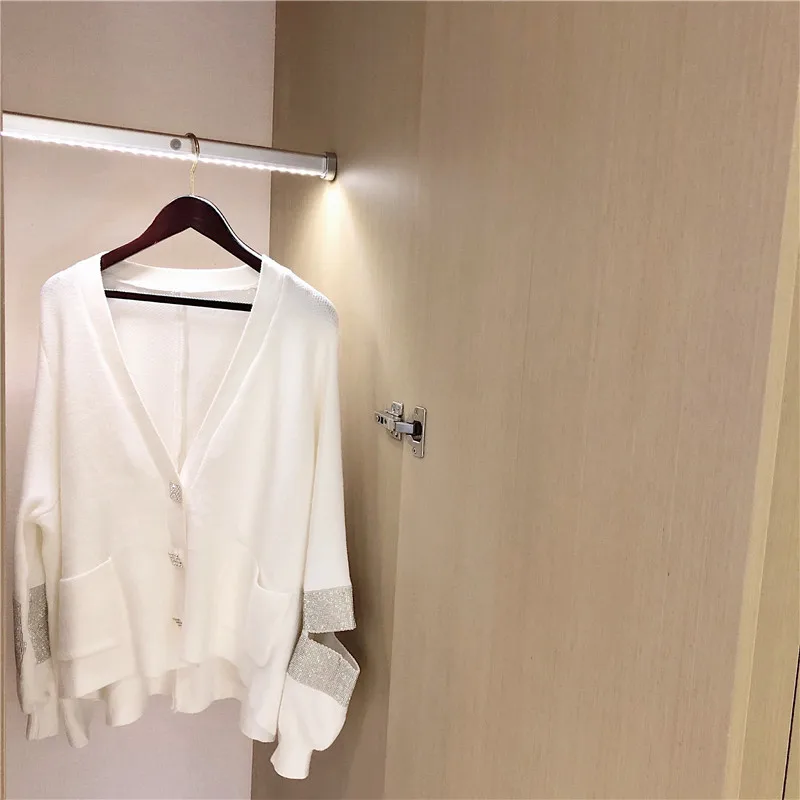 Blue white knitted long sleeve 2020 new French small crowd net infrared cardigan women's thin style foreign style
Blue white knitted long sleeve 2020 new French small crowd net infrared cardigan women's thin style foreign style