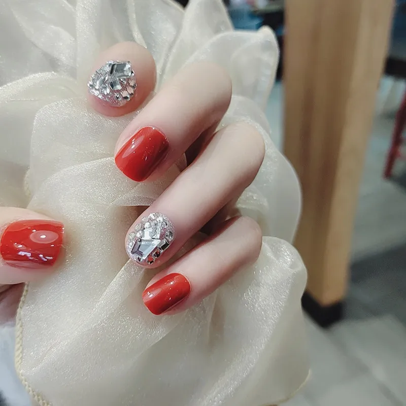 24 шт. блестящие накладные ногти 3D Стразы Короткие накладные ногти милый стильный клей съемные временные накладные ногти SANA889
24 шт. блестящие накладные ногти 3D Стразы Короткие накладные ногти милый стильный клей съемные временные накладные ногти SANA889