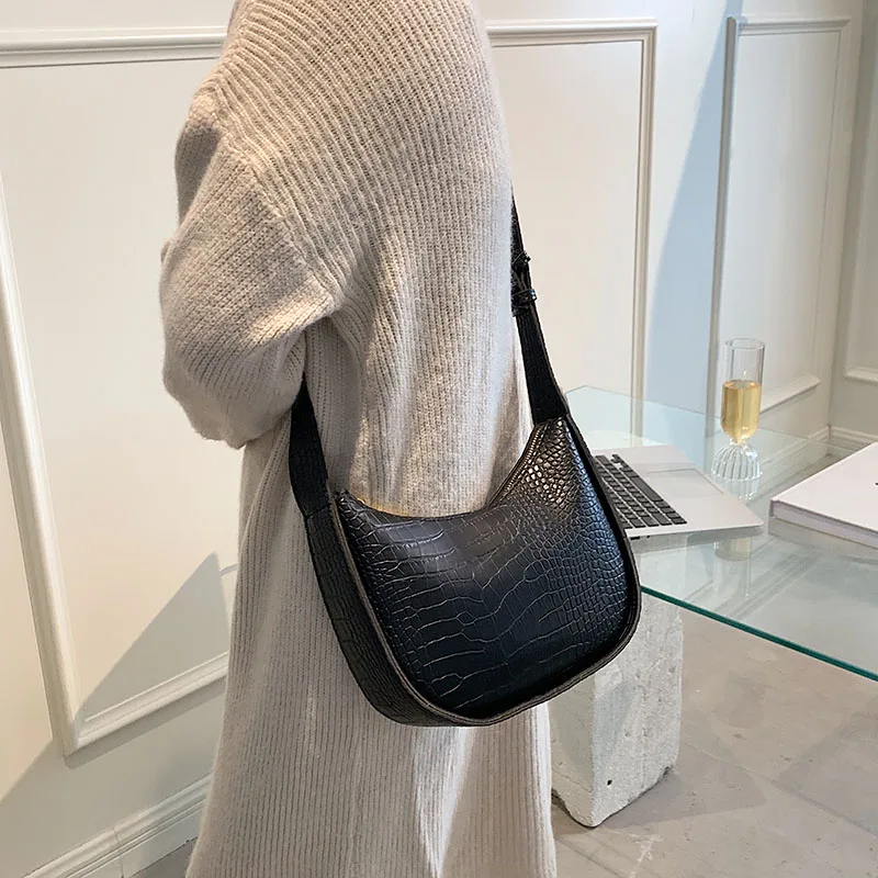 Retro Ladies Stone Pattern Underarm Bag New Saddle Bag Shoulder Bag Solid Color Messenger Bag Female
Retro Ladies Stone Pattern Underarm Bag New Saddle Bag Shoulder Bag Solid Color Messenger Bag Female