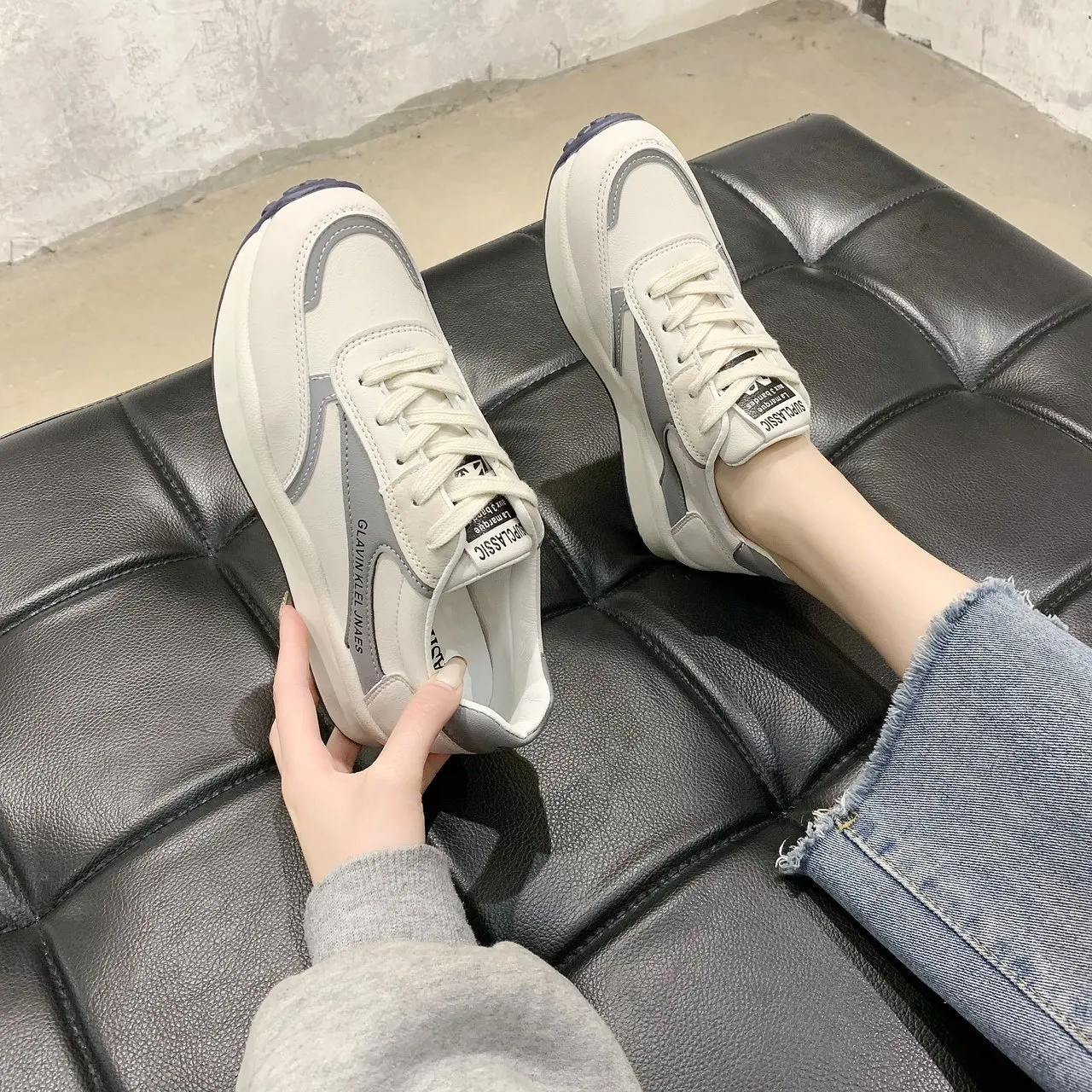 Spring New Fashion Women Travel Sneaker Round Toe Lace-Up Blue Platform Shoe Fashion White Thick Bottom Running Shoes Woman 
Spring New Fashion Women Travel Sneaker Round Toe Lace-Up Blue Platform Shoe Fashion White Thick Bottom Running Shoes Woman