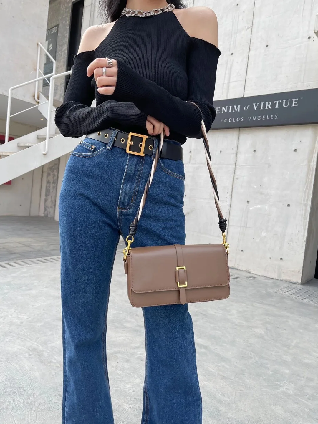 2021 new Korean small square bag versatile foreign style contrast color mahogany belt single shoulder underarm women's bag
2021 new Korean small square bag versatile foreign style contrast color mahogany belt single shoulder underarm women's bag