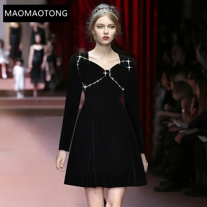 Autumn Fashion Designer Black Velvet Dresses Women Square Collar Beading High waist Short Party Dress
Autumn Fashion Designer Black Velvet Dresses Women Square Collar Beading High waist Short Party Dress