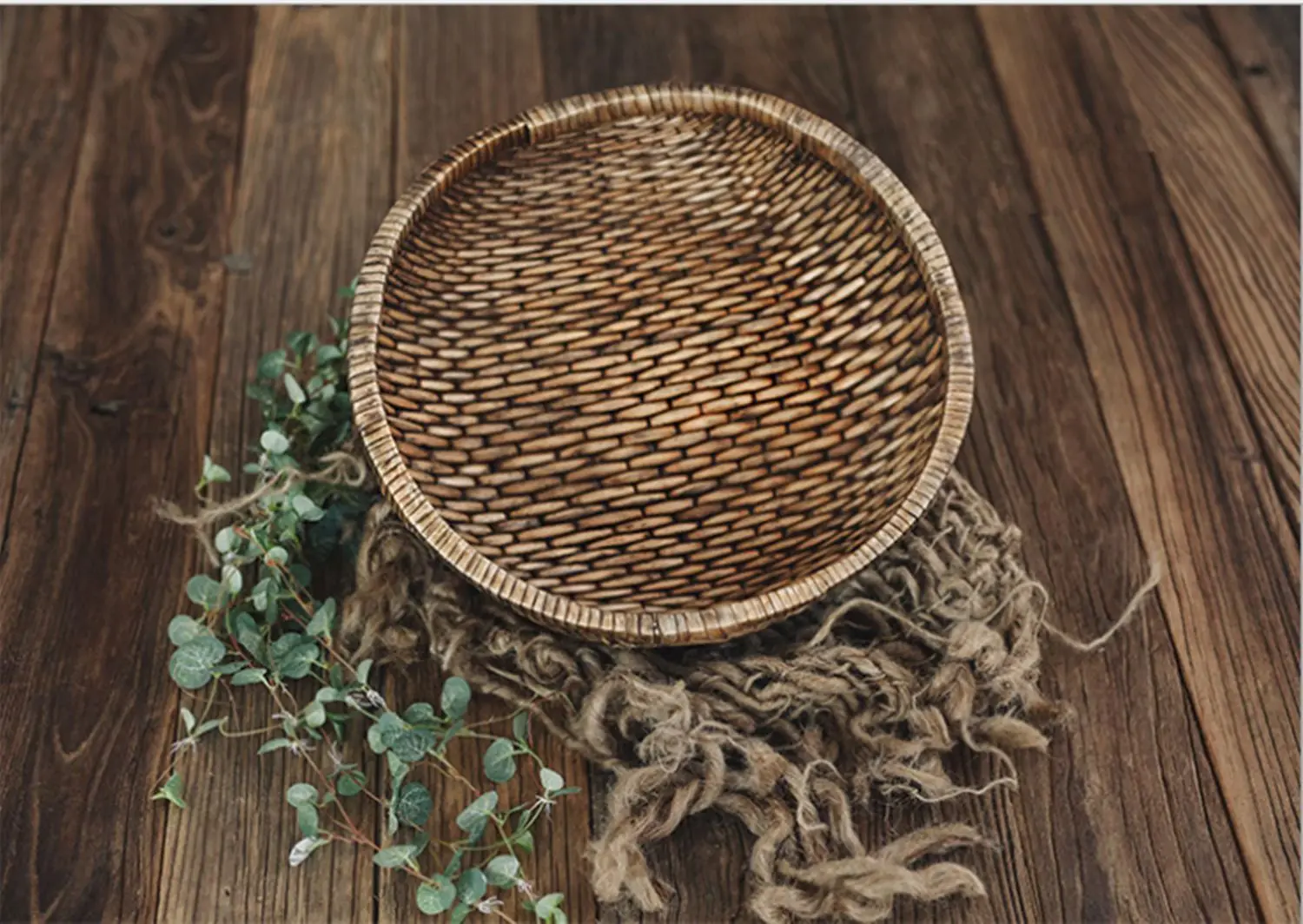 Retro old old basket container box handmade rattan original ecological basket newborn photography props studio baby photo
Retro old old basket container box handmade rattan original ecological basket newborn photography props studio baby photo
