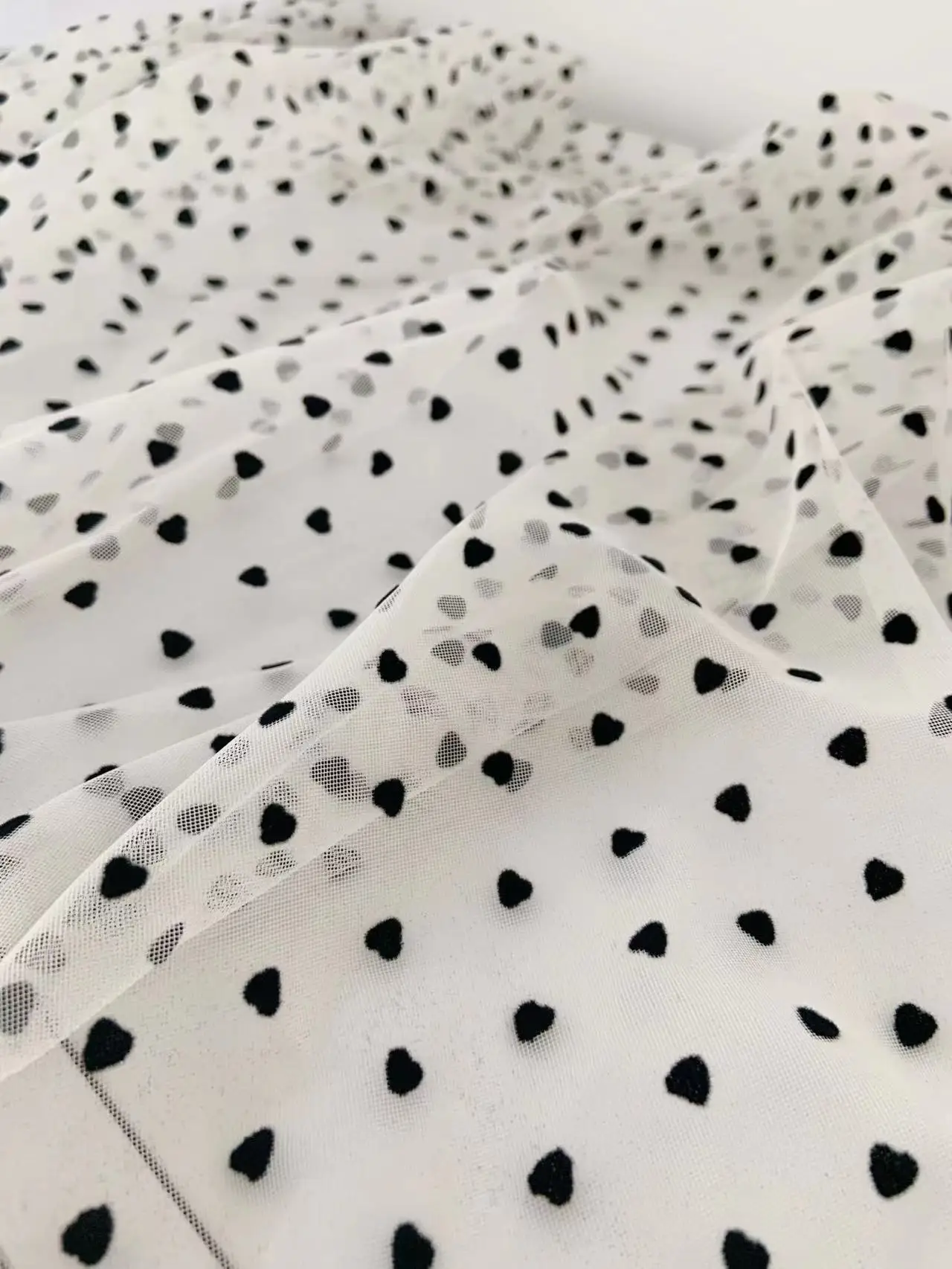 1 Yard Tulle Lace Fabric with White Velvet Hearts Black Dot Mesh for Curtain,DIY Clothing,Cake Decor
1 Yard Tulle Lace Fabric with White Velvet Hearts Black Dot Mesh for Curtain,DIY Clothing,Cake Decor