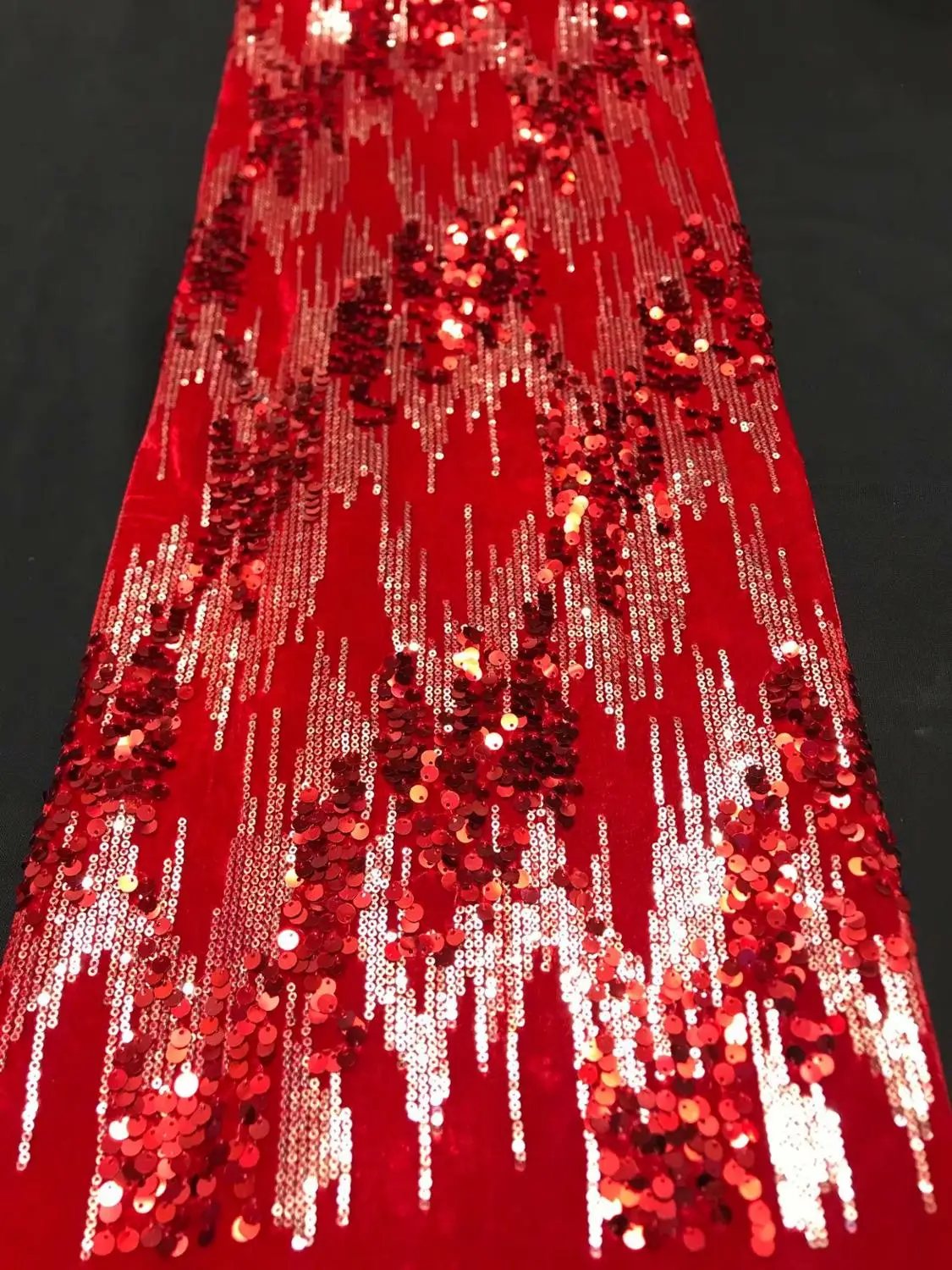 2020 African Red Sequins Velvet Lace Fabric For Guinean Wedding Dress Sequin Tassel Sequined Embroidered Velvet Lace Material
2020 African Red Sequins Velvet Lace Fabric For Guinean Wedding Dress Sequin Tassel Sequined Embroidered Velvet Lace Material