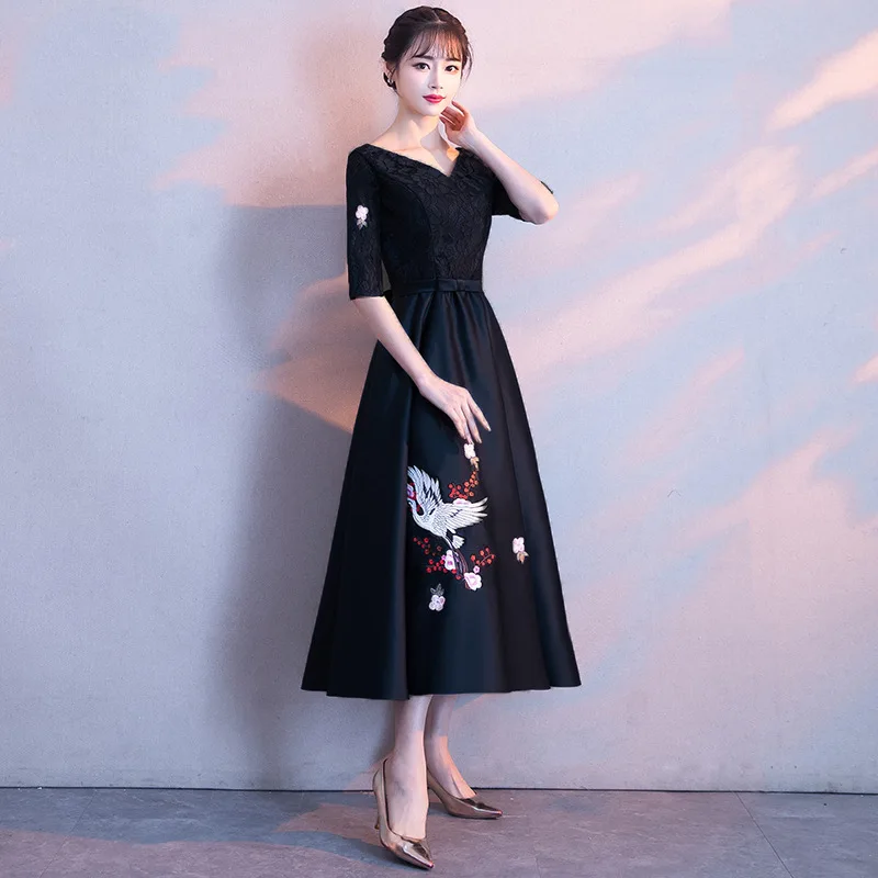 Exquisite Crane Appliques Trim Banquet Gown Female V-Neck Long Evening Party Dress Sweet Bow Elegant Long Pleated Dresses 
Exquisite Crane Appliques Trim Banquet Gown Female V-Neck Long Evening Party Dress Sweet Bow Elegant Long Pleated Dresses
