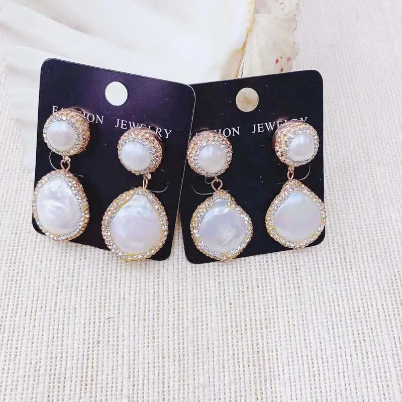 24K Gold Rhinestone Natural Freshwater Pearl Stud Long Dangle Earring New Fashion Geometric Pearl earring For Lady Woman 1pairs 
24K Gold Rhinestone Natural Freshwater Pearl Stud Long Dangle Earring New Fashion Geometric Pearl earring For Lady Woman 1pairs