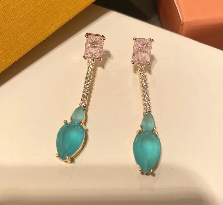 Vintage Pink Light Blue Water Rhinestone Earrings for Woman Long Drop Zircon Earrings Elegant Ladies Ear Accessories Wholesale
Vintage Pink Light Blue Water Rhinestone Earrings for Woman Long Drop Zircon Earrings Elegant Ladies Ear Accessories Wholesale