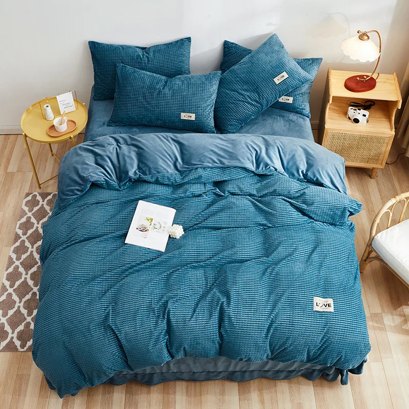 Duvet Cover Double Face Fleece Winter Warm Thickened Crystal Fleece 4-piece Solid Color Simple Pineapple Plush Household Bedding
Duvet Cover Double Face Fleece Winter Warm Thickened Crystal Fleece 4-piece Solid Color Simple Pineapple Plush Household Bedding
