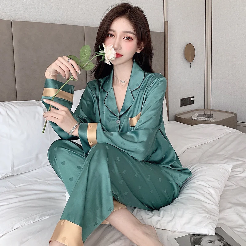 Ice silk pajamas women's spring and autumn thin d trousers two-piece suit 2021 new summer home clothes 1087
Ice silk pajamas women's spring and autumn thin d trousers two-piece suit 2021 new summer home clothes 1087