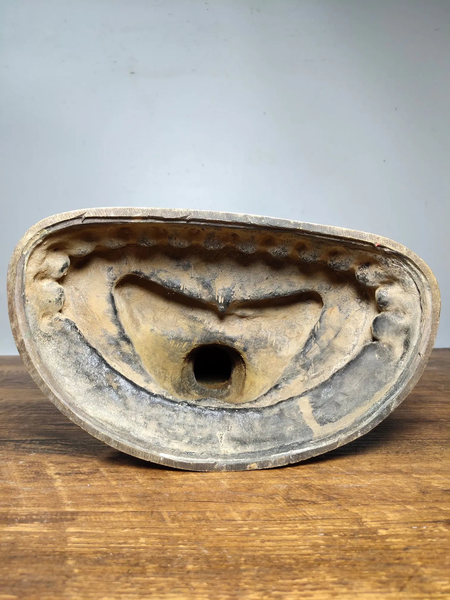 LaoJunLu Old Brass Thick Tire Inlaid With A Buddha Statue, Seven Eyes Of The Mother Tibetan Buddha White Mother Imitation
LaoJunLu Old Brass Thick Tire Inlaid With A Buddha Statue, Seven Eyes Of The Mother Tibetan Buddha White Mother Imitation