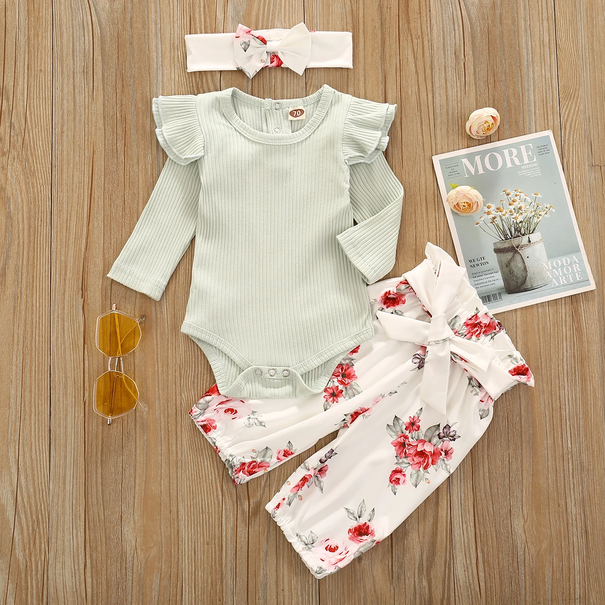2020 Autumn New 3pcs Baby Romper Girls Clothes Solid Color Long Sleeve Jumpsuit and Flower Long Pants with Headband
2020 Autumn New 3pcs Baby Romper Girls Clothes Solid Color Long Sleeve Jumpsuit and Flower Long Pants with Headband