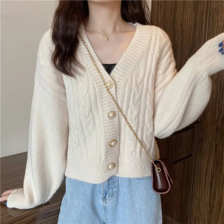 2021 spring and autumn new net red small twist short sweater women's loose outside knitted cardigan coat women
2021 spring and autumn new net red small twist short sweater women's loose outside knitted cardigan coat women