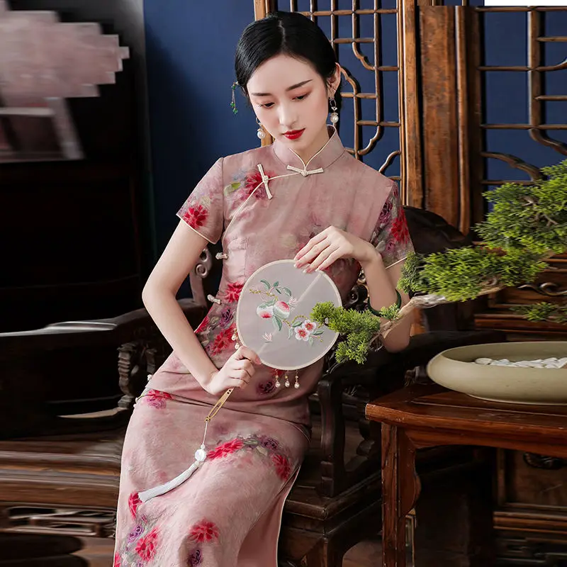 New style Cheongsam long style ladies pink Republican style old Shanghai young models Qipao 2021 retro cheongsam dress women
New style Cheongsam long style ladies pink Republican style old Shanghai young models Qipao 2021 retro cheongsam dress women