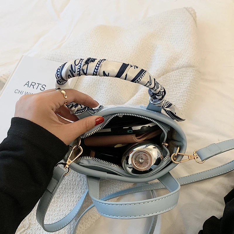Women Small Bucket Linen Crossbody Bags Trending Square Messenger Bag Female Elegant Simple Handbags Silk Scarf Shoulder Bag Sac
Women Small Bucket Linen Crossbody Bags Trending Square Messenger Bag Female Elegant Simple Handbags Silk Scarf Shoulder Bag Sac