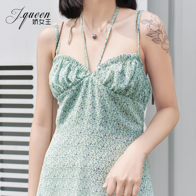 Floral Suspender Dress Women's 2021 Summer New French Maiden's First Love Skirt Lace Up Seaside Holiday Skirt
Floral Suspender Dress Women's 2021 Summer New French Maiden's First Love Skirt Lace Up Seaside Holiday Skirt