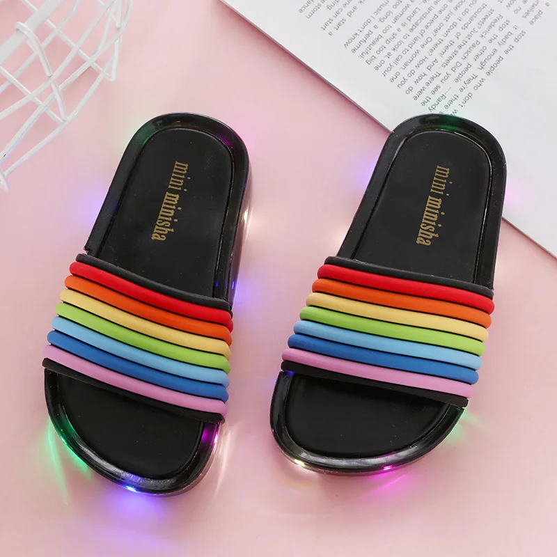 Children's LED Slipper Girls Slippers PVC Non-slip Rainbow Beach Sandals Kids Home Bathroom 2020 Footwear Luminous Jelly Summer
Children's LED Slipper Girls Slippers PVC Non-slip Rainbow Beach Sandals Kids Home Bathroom 2020 Footwear Luminous Jelly Summer