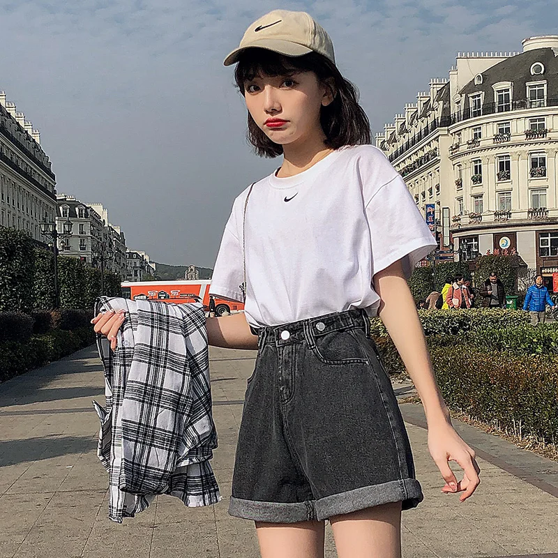 New Summer Women High Waist Button Wigh Leg Jeans Shorts Casual Female Loose Fit Blue Denim Shorts
New Summer Women High Waist Button Wigh Leg Jeans Shorts Casual Female Loose Fit Blue Denim Shorts
