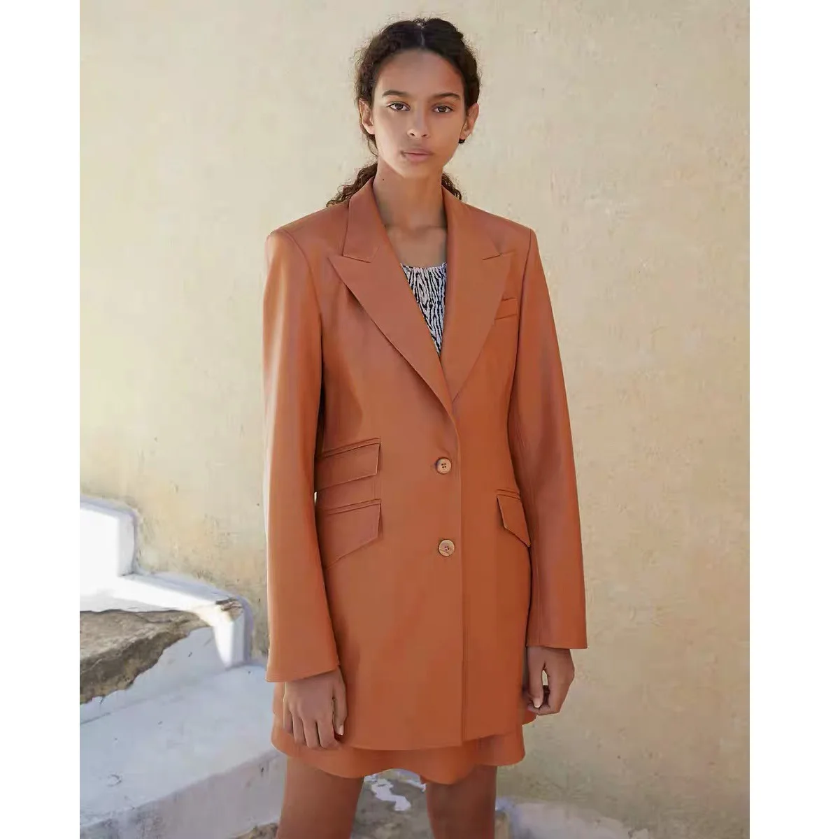 2020 TF fur coat woman coat coats and jackets women women coat women jacket learher coats
2020 TF fur coat woman coat coats and jackets women women coat women jacket learher coats