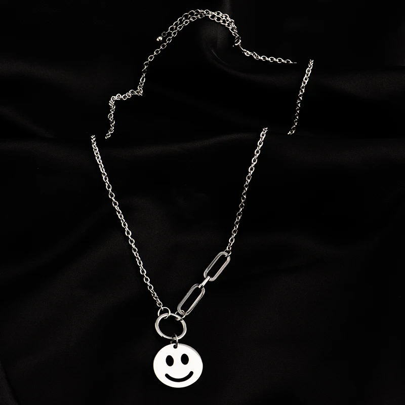 Titanium steel fadeless round card hollow smiling face necklace web celebrity cold wind long lovers niche design sweater chain
Titanium steel fadeless round card hollow smiling face necklace web celebrity cold wind long lovers niche design sweater chain