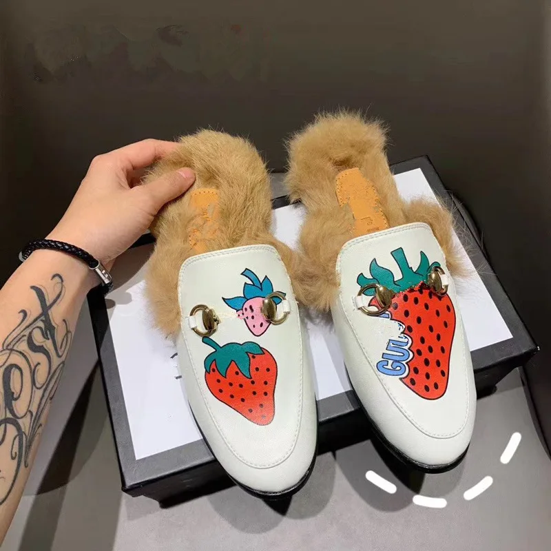 Mao Mao slippers women wear 2020 new leather wool velvet flat-bottomed Baotou shoes horse bit buckle lazy Mueller shoes
Mao Mao slippers women wear 2020 new leather wool velvet flat-bottomed Baotou shoes horse bit buckle lazy Mueller shoes